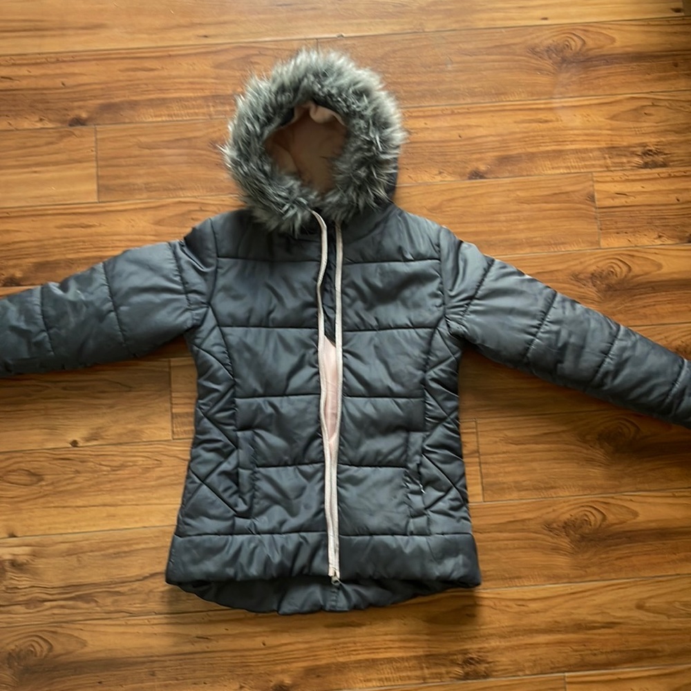 Girls size M grey puff jacket